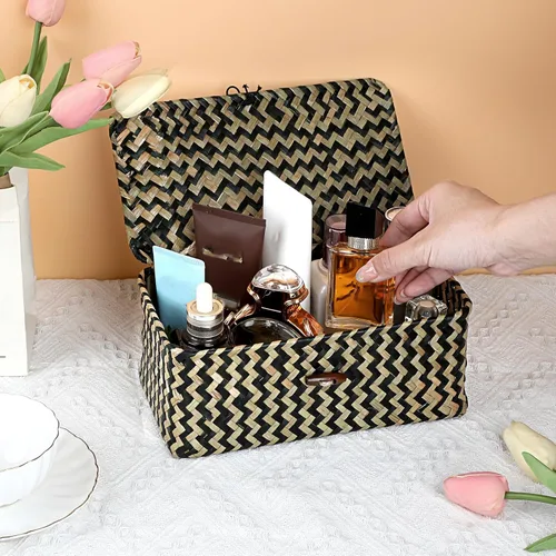 Vista 4 de Hipiwe Cesta de mimbre extra pequeña con tapa, cestas de almacenamiento de hierba marina natural, caja organizadora para el hogar, cesta