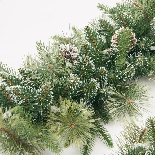 Vista 4 de Guirnalda de Navidad preiluminada de 9 pies, pino con piñas esmeriladas, 8 modos de iluminación, funciona con pilas, temporizador de 16 horas