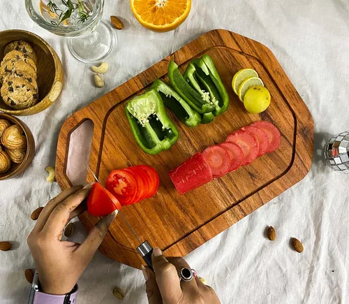 Vista 2 de Affinity Decor Tabla de cortar de madera para cocina, tablas de servir queso, tablas de charcutería, platos festivos con mango y ranuras para jugos