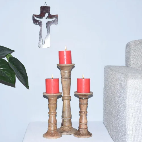 Vista 34 de Juego de tres portavelas de pilar de 6 pulgadas, 12 pulgadas y 6 pulgadas de madera de mango hecho a mano