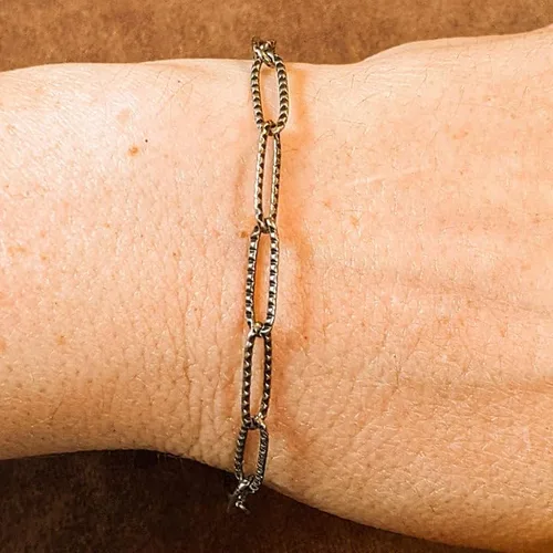 Vista 5 de Antique Silver Textured Paperclip Link Charm Bracelet Base - D.I.Y. - BUILD YOUR CHARM BRACELET! (Med - 7 inch)