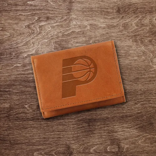 Vista 4 de Rico Industries NCAA Alabama Crimson Tide - Cartera triple de piel en relieve, color marrón