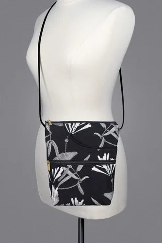 Vista 6 de Danny K. Bolso bandolera Bella para mujer, cordón ajustable, hecho a mano en Estados Unidos