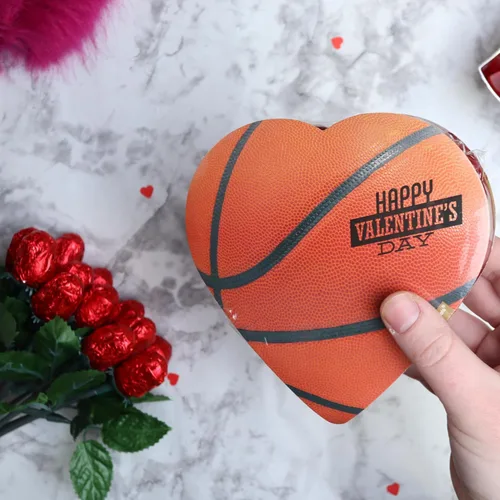 Vista 2 de Sweetzo - Cajas de regalo de chocolate con corazones deportivos, regalo de San Valentín para adolescentes, 2 onzas (paquete de 3)