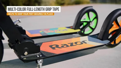Vista 2 de Razor A5 Lux Kick Scooter for Kids Ages 8+ - 8" Urethane Wheels, Anodized Finish Featuring Bold Colors and Graphics, for Riders up to 220 lbs