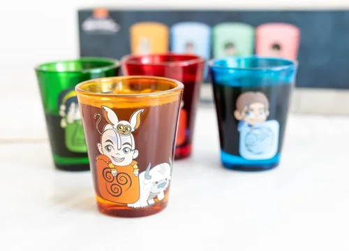 Vista 4 de Avatar: The Last Airbender Chibi Characters - Mini vasos de vidrio de 2 onzas, juego de 4 Vasos de whisky para bar en el hogar, decoración