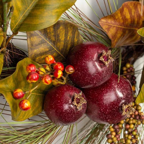 Vista 2 de Factory Direct Craft Corona de pino artificial de granada y hojas de magnolia para decoración del hogar, acentuación y exhibición