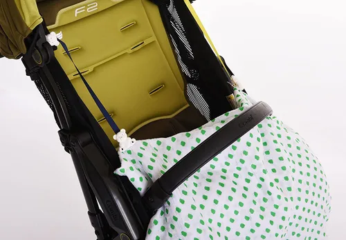 Vista 8 de Baby Buddy El clip para babero convierte cualquier paño, toalla o servilleta de papel en baberos desechables instantáneos, accesorios de viaje