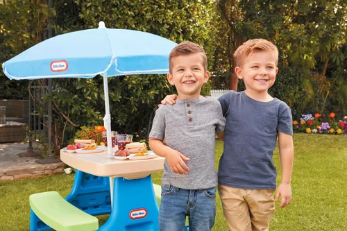 Vista 7 de Little Tikes Mesa de picnic con paraguas fácil de guardar, Multicolor