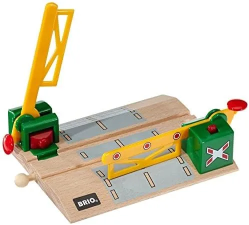 Vista 3 de BRIO World 33750 - Cruce de acción magnética, accesorio de tren de juguete de madera para niños a partir de 3 años