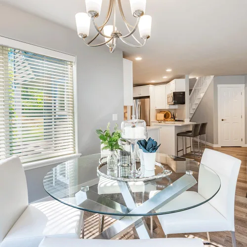 Vista 6 de Dulles Glass Mesa redonda de cristal de 26 pulgadas, templada, superficie de vidrio de 3/8 pulgadas de grosor, borde de lápiz seguro, multiusos