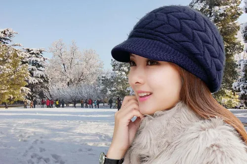 Vista 7 de Hindawi gorro de lana caliente de invierno para mujer, gorra esquí de lana con visera