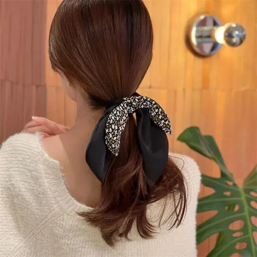 Vista 5 de Paquete de 4/6 coleteros florales para el cabello, bandas elásticas, accesorios para el cabello para mujeres y niñas (4 piezas (2 negro + 2 beige))