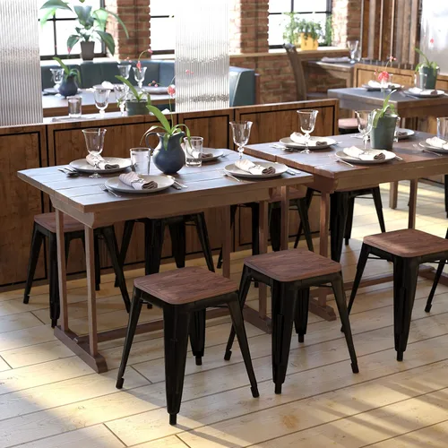 Vista 2 de Flash Furniture Juego de 4 taburetes de metal con asiento de madera, taburete Kai de grado comercial negro sin espalda, sillas de comedor apilables