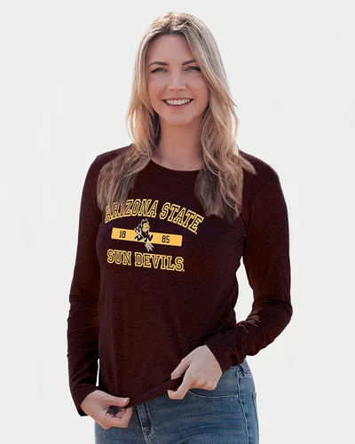 Blue 84 NCAA - Camiseta de manga larga con licencia oficial de la NCAA para mujer, color del equipo atlético