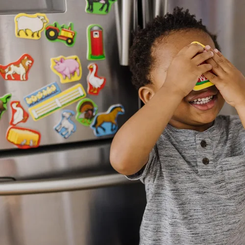 Vista 8 de 20 imanes de madera Melissa & Doug