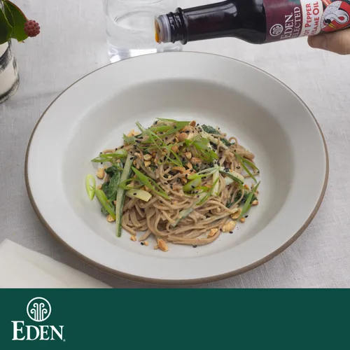 Vista 4 de Eden, Pasta de soba de trigo sarraceno 100% orgánica, sin gluten, fabricada tradicionalmente en Japón, 8 onzas