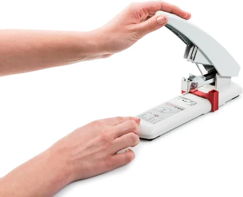 Vista 8 de Novus Engrapadora resistente B40, capacidad para 100 hojas, antiatascos, profundidad de grapado de 2.25 pulgadas con guía ajustable, derivación