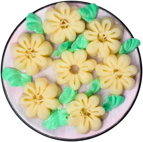 Vista 28 de Restaurantware Pastry Tek - Juego de puntas de tubería rusas de 17 piezas duraderas para decoración de tartas, 6 puntas de tubería, 10 bolsas