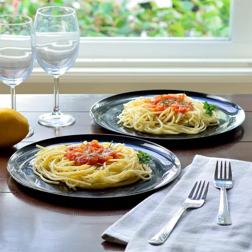 Vista 3 de Youngever Platos de plástico de 10 pulgadas, platos grandes, platos llanos, juego de 9 (negro)