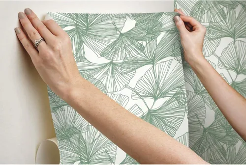 Vista 6 de RoomMates - Papel tapiz para despegar y pegar con hojas de gingko verdes