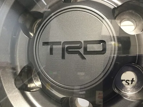 Vista 2 de Toyota Genuino TRD 17" Gris Metálico Brillante (TRD PRO 4Runner) PTR20-35110-G4 (1)