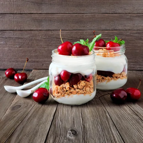 Vista 6 de CycleMore 24 tarros de vidrio transparente de 8 onzas con tapas separables de plata regulares, tarros redondos de 8.5 fl oz para especias para miel