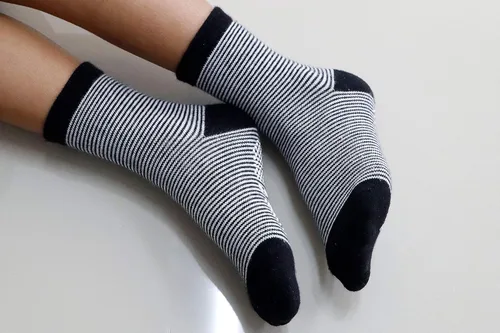 Vista 7 de RATIVE Calcetines antideslizantes antideslizantes con agarres para bebés, niños pequeños y niños pequeños