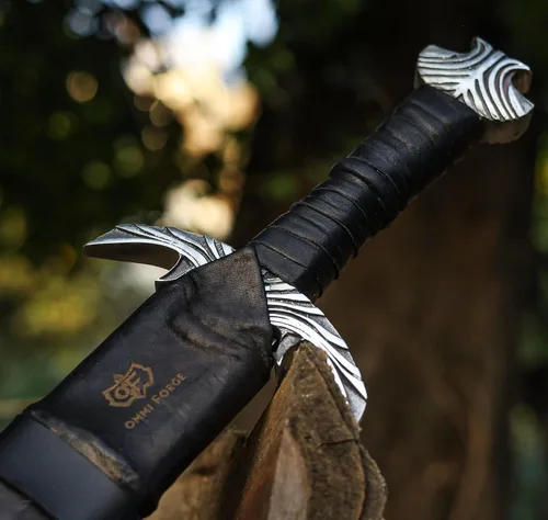 Vista 7 de Espada medieval de doble filo, hoja de acero inoxidable, espada de armado real para adultos, agarre de cuero con vaina