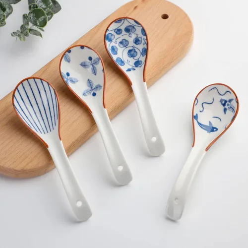 Vista 8 de Juego de 4 cucharas de sopa chinas, cucharas coreanas de porcelana para albóndigas de cereales de fideos Pho