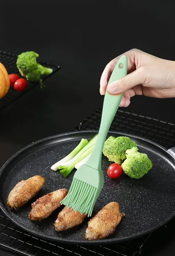Vista 4 de Anillos de silicona para huevos, moldes de cocina multicolores antiadherentes de primera calidad para huevos, panqueques, sándwiches de desayuno